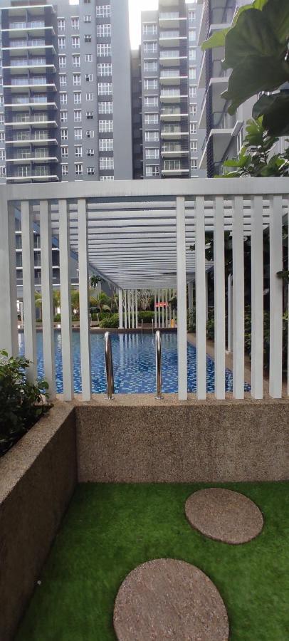 Bukit Rimau Instagrammable 2 Bedroom Apartment With Pool View Up To 5 Pax Shah Alam Exterior photo